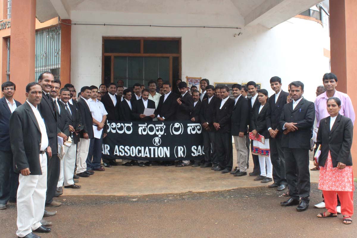 ಪೊಲೀಸ್ ಅಧಿಕಾರಿಯ ದುರ್ವರ್ತನೆ ಖಂಡಿಸಿ, ನ್ಯಾಯಾಂಗ ತನಿಖೆಗೆ ಒತ್ತಾಯ